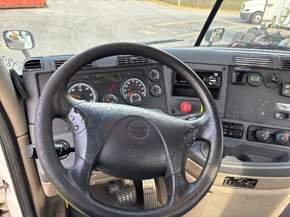 Day Cab Tractor-Heavy Duty Tractors-Freightliner-2019-Cascadia 12564ST-Duluth-GA-634,352\n\t\tmiles-$ 24,250 - Image 11