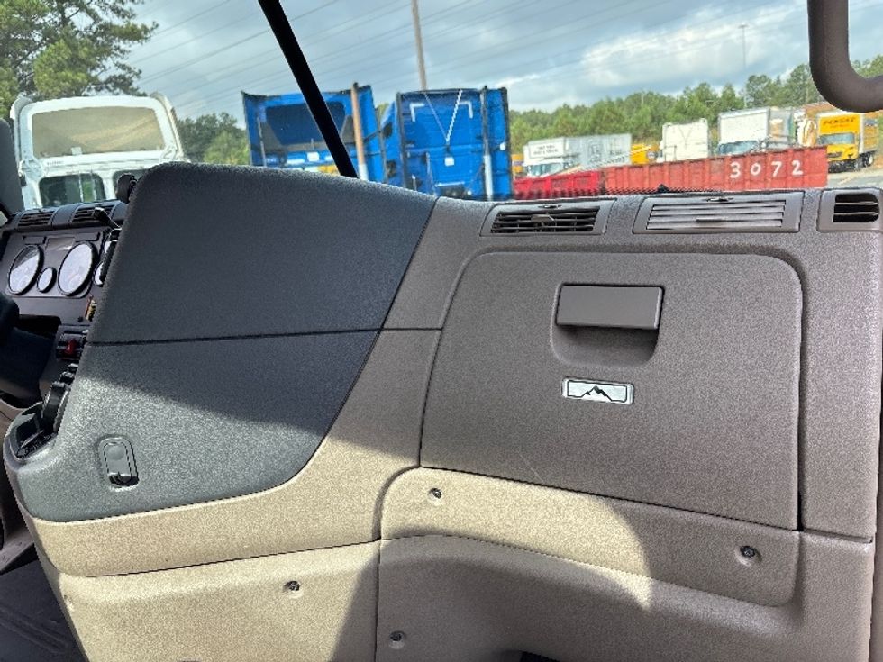 Day Cab Tractor-Heavy Duty Tractors-Freightliner-2019-Cascadia 12564ST-Duluth-GA-634,352\n\t\tmiles-$ 24,250 - Image 13