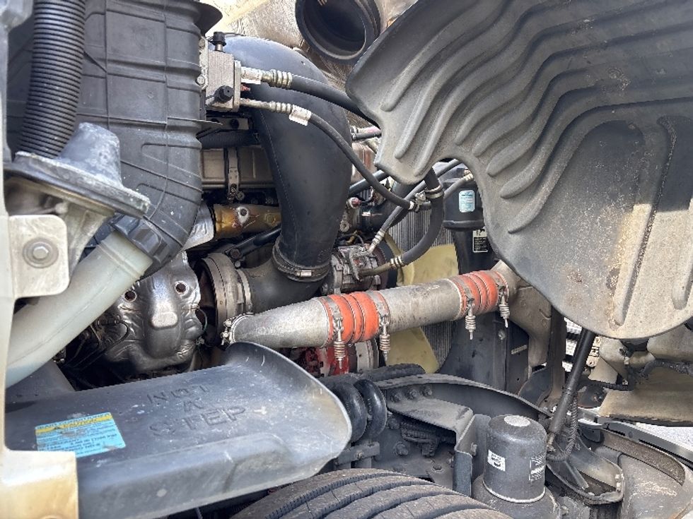 Day Cab Tractor-Heavy Duty Tractors-Freightliner-2019-Cascadia 12564ST-Duluth-GA-634,352\n\t\tmiles-$ 24,250 - Image 15