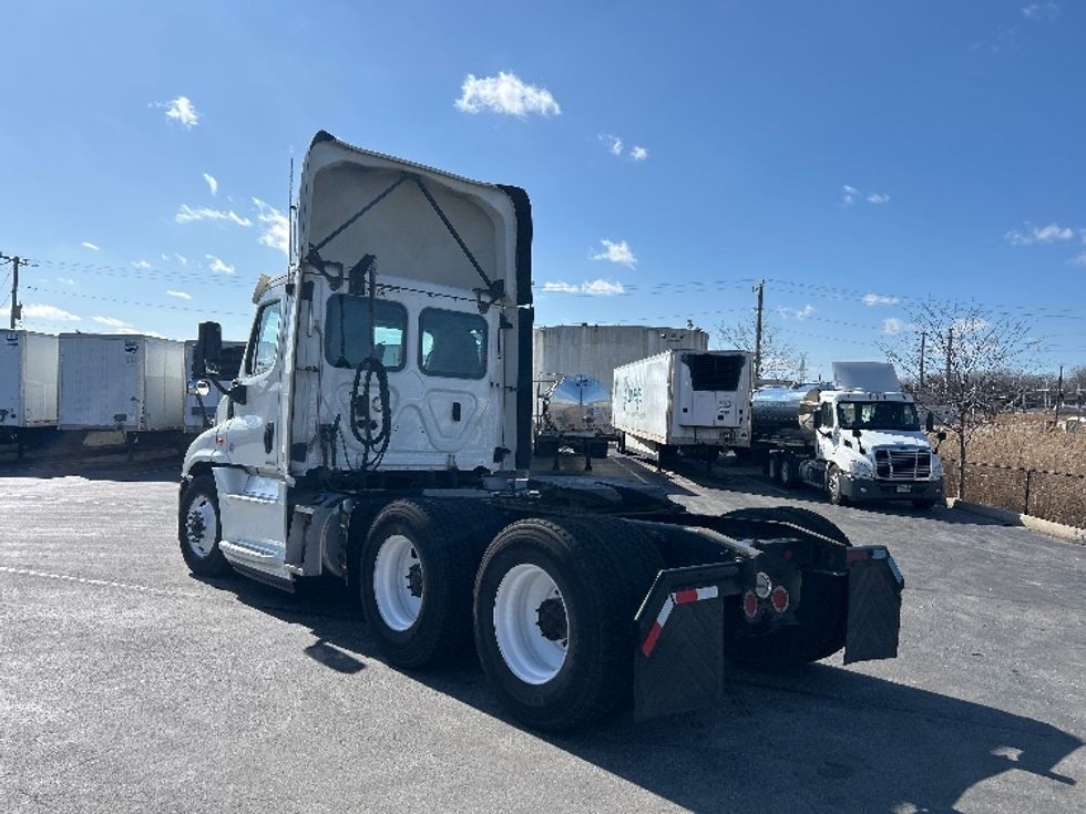 Day Cab Tractor-Heavy Duty Tractors-Freightliner-2019-Cascadia 12564ST-East Chicago-IN-254,195\n\t\tmiles-$ 49,500 - Image 5