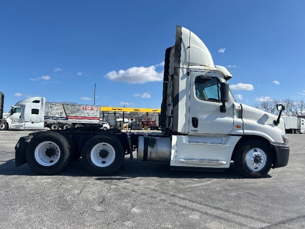 Day Cab Tractor-Heavy Duty Tractors-Freightliner-2019-Cascadia 12564ST-East Chicago-IN-254,195\n\t\tmiles-$ 49,500 - Image 8