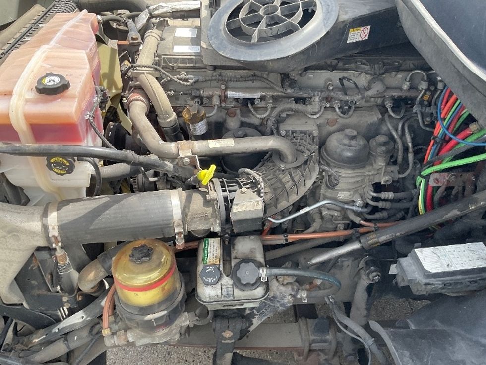 Day Cab Tractor-Heavy Duty Tractors-Freightliner-2019-Cascadia 12564ST-East Chicago-IN-281,402\n\t\tmiles-$ 57,750 - Image 17