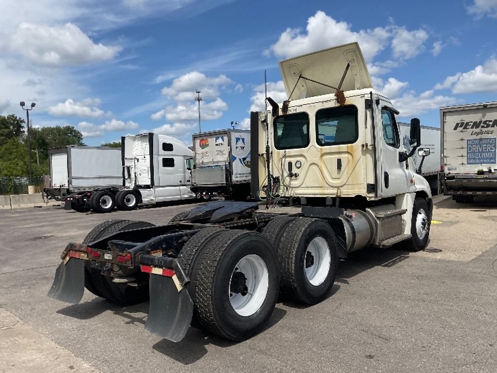 Day Cab Tractor-Heavy Duty Tractors-Freightliner-2019-Cascadia 12564ST-East Chicago-IN-281,402\n\t\tmiles-$ 57,750 - Image 7