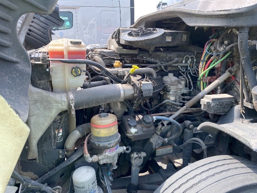 Day Cab Tractor-Heavy Duty Tractors-Freightliner-2019-Cascadia 12564ST-East Chicago-IN-341,800\n\t\tmiles-$ 49,000 - Image 16