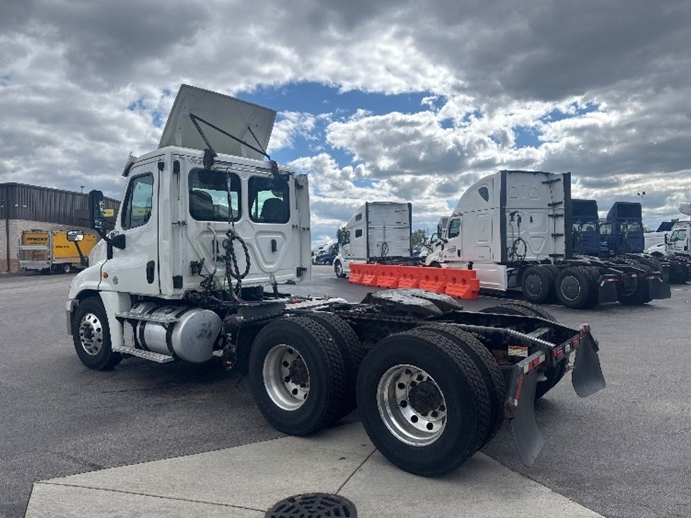Day Cab Tractor-Heavy Duty Tractors-Freightliner-2019-Cascadia 12564ST-East Chicago-IN-364,426\n\t\tmiles-$ 44,000 - Image 5