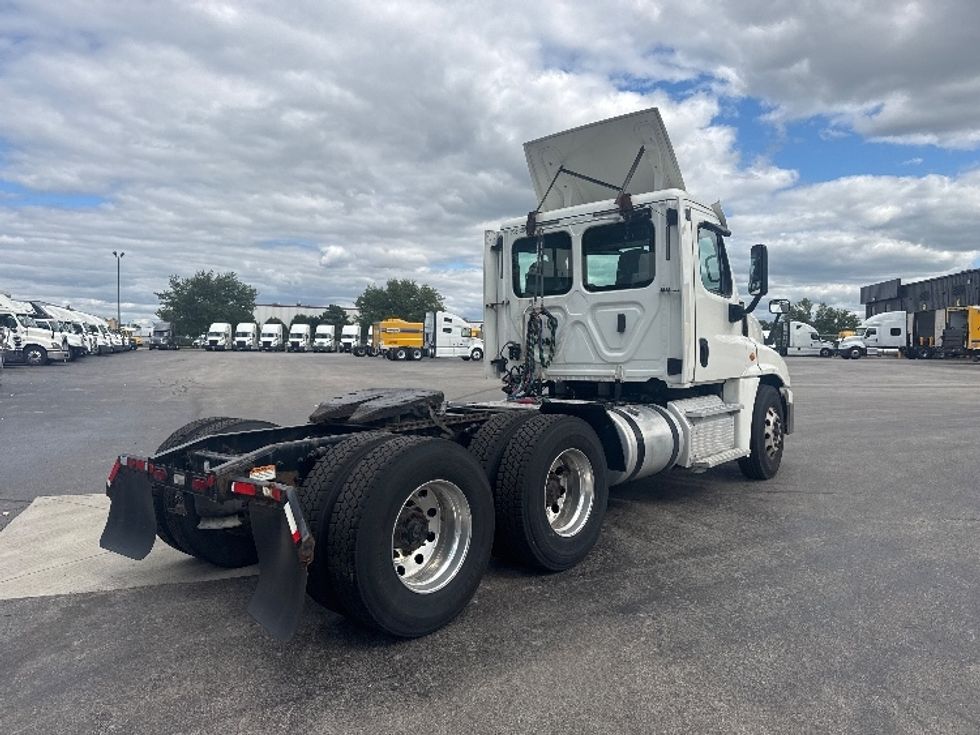Day Cab Tractor-Heavy Duty Tractors-Freightliner-2019-Cascadia 12564ST-East Chicago-IN-364,426\n\t\tmiles-$ 44,000 - Image 7