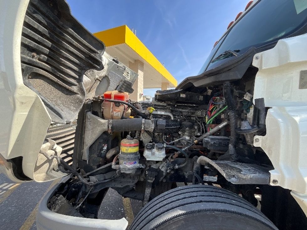 Day Cab Tractor-Heavy Duty Tractors-Freightliner-2019-Cascadia 12564ST-East Chicago-IN-379,456\n\t\tmiles-$ 41,750 - Image 16