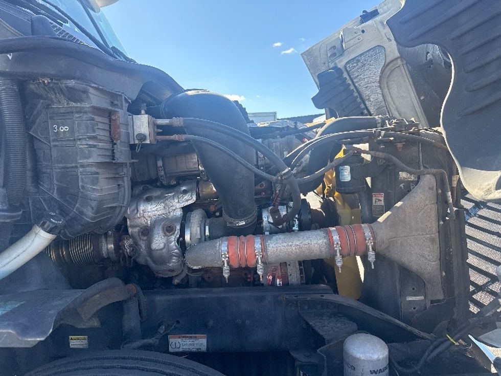 Day Cab Tractor-Heavy Duty Tractors-Freightliner-2019-Cascadia 12564ST-East Chicago-IN-393,887\n\t\tmiles-$ 39,750 - Image 15