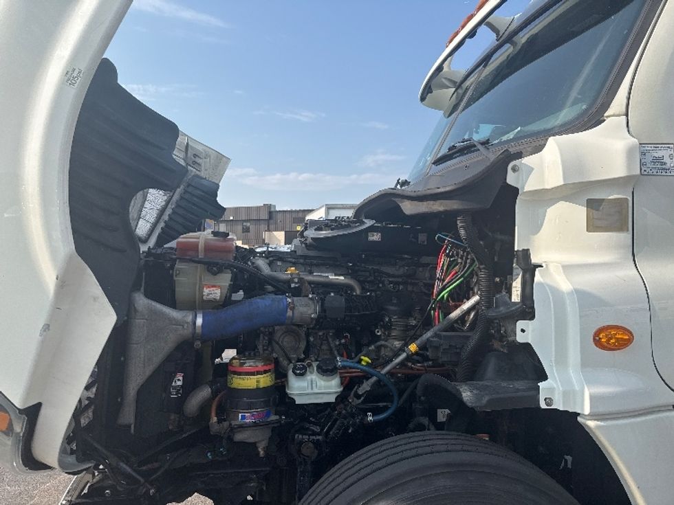 Day Cab Tractor-Heavy Duty Tractors-Freightliner-2019-Cascadia 12564ST-East Chicago-IN-396,043\n\t\tmiles-$ 42,500 - Image 16