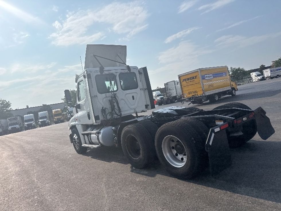 Day Cab Tractor-Heavy Duty Tractors-Freightliner-2019-Cascadia 12564ST-East Chicago-IN-396,043\n\t\tmiles-$ 42,500 - Image 5