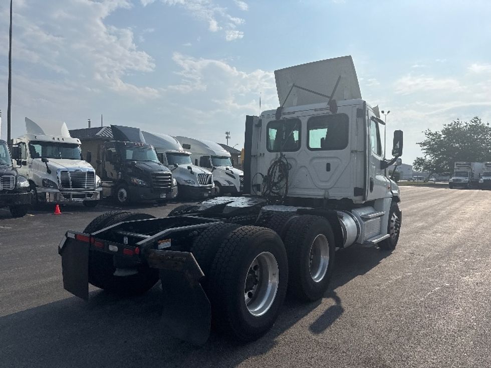 Day Cab Tractor-Heavy Duty Tractors-Freightliner-2019-Cascadia 12564ST-East Chicago-IN-396,043\n\t\tmiles-$ 42,500 - Image 7