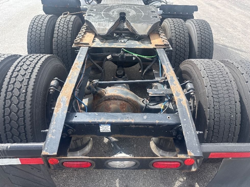 Day Cab Tractor-Heavy Duty Tractors-Freightliner-2019-Cascadia 12564ST-East Chicago-IN-411,784\n\t\tmiles-$ 41,500 - Image 6