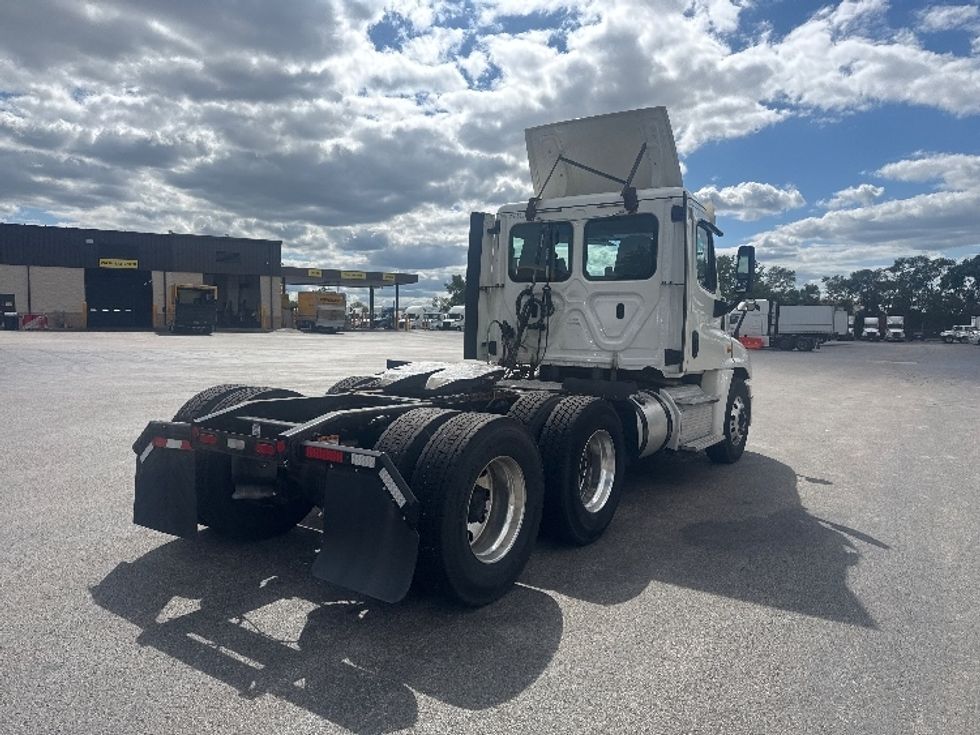 Day Cab Tractor-Heavy Duty Tractors-Freightliner-2019-Cascadia 12564ST-East Chicago-IN-411,784\n\t\tmiles-$ 41,500 - Image 7
