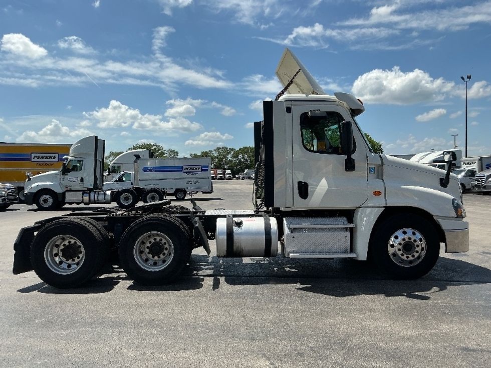 Day Cab Tractor-Heavy Duty Tractors-Freightliner-2019-Cascadia 12564ST-East Chicago-IN-424,198\n\t\tmiles-$ 40,750 - Image 8