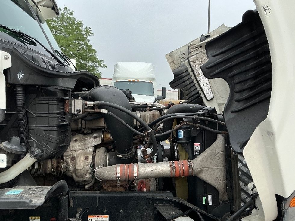 Day Cab Tractor-Heavy Duty Tractors-Freightliner-2019-Cascadia 12564ST-East Chicago-IN-426,505\n\t\tmiles-$ 40,750 - Image 15