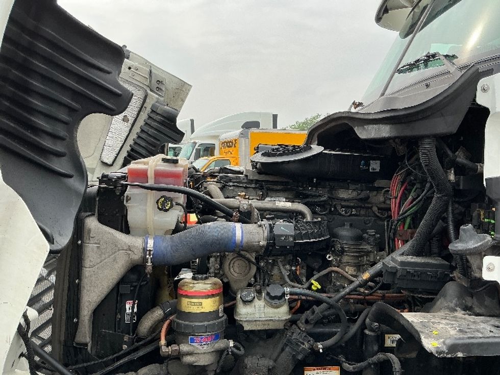 Day Cab Tractor-Heavy Duty Tractors-Freightliner-2019-Cascadia 12564ST-East Chicago-IN-426,505\n\t\tmiles-$ 40,750 - Image 16