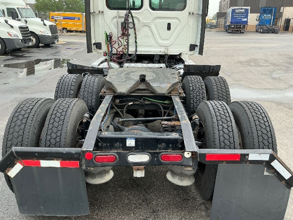 Day Cab Tractor-Heavy Duty Tractors-Freightliner-2019-Cascadia 12564ST-East Chicago-IN-426,505\n\t\tmiles-$ 40,750 - Image 6
