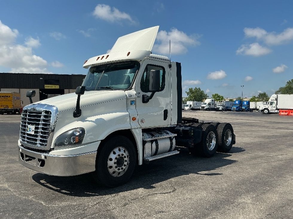 Day Cab Tractor-Heavy Duty Tractors-Freightliner-2019-Cascadia 12564ST-East Chicago-IN-439,801\n\t\tmiles-$ 40,000 - Image 3