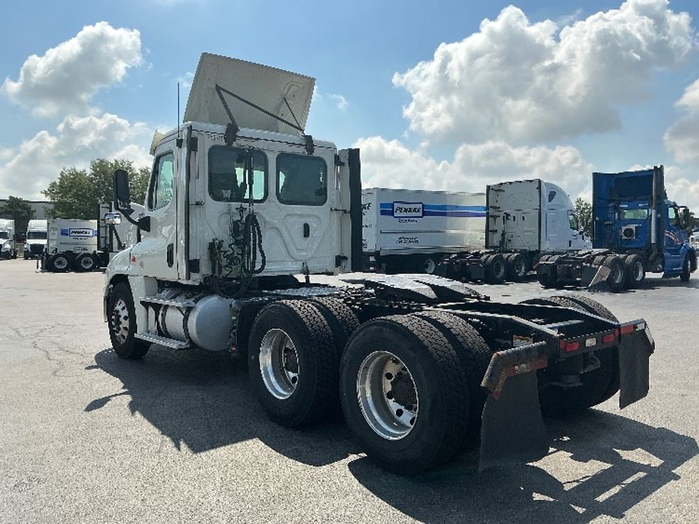 Day Cab Tractor-Heavy Duty Tractors-Freightliner-2019-Cascadia 12564ST-East Chicago-IN-439,801\n\t\tmiles-$ 40,000 - Image 5