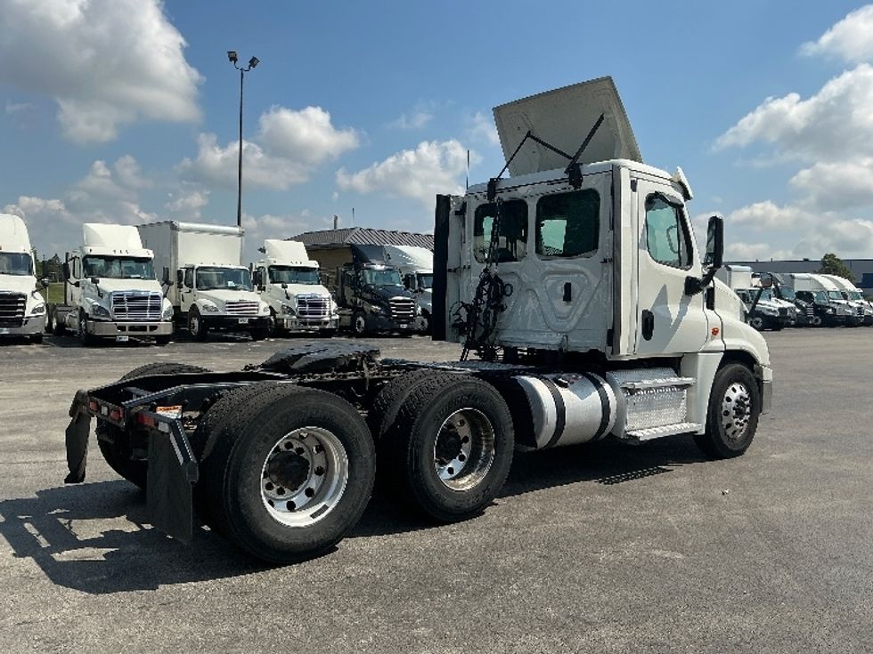 Day Cab Tractor-Heavy Duty Tractors-Freightliner-2019-Cascadia 12564ST-East Chicago-IN-439,801\n\t\tmiles-$ 40,000 - Image 7