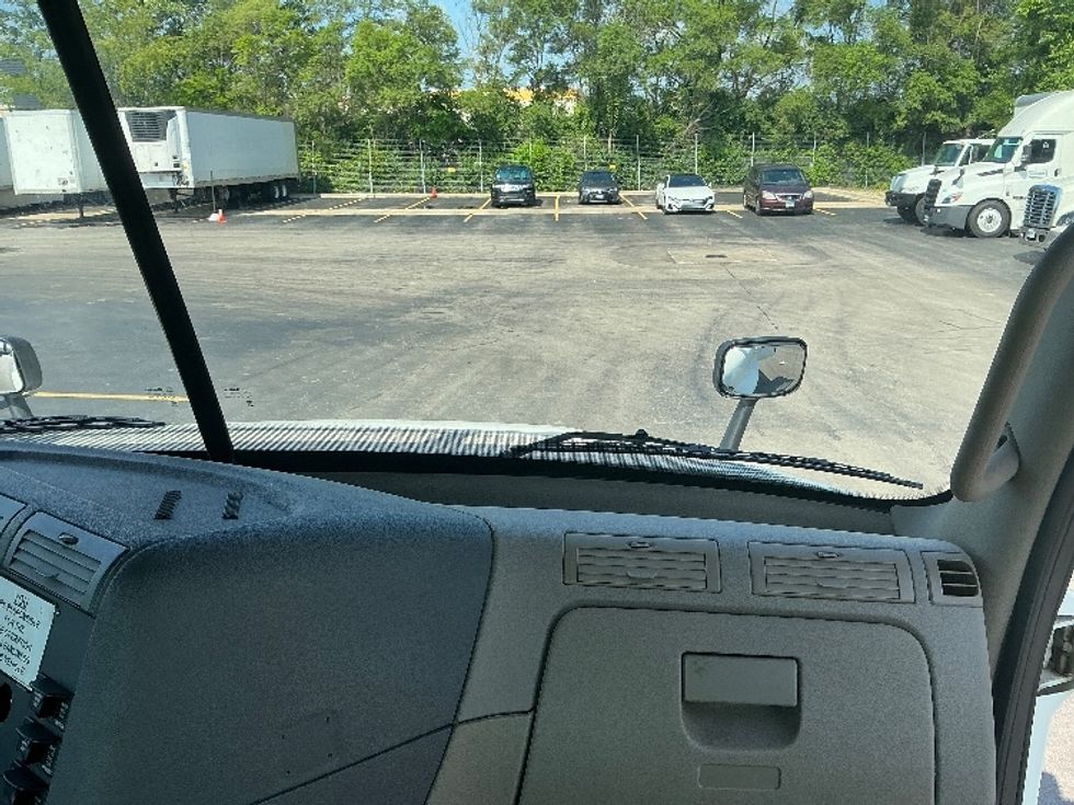 Day Cab Tractor-Heavy Duty Tractors-Freightliner-2019-Cascadia 12564ST-East Chicago-IN-447,327\n\t\tmiles-$ 39,750 - Image 13