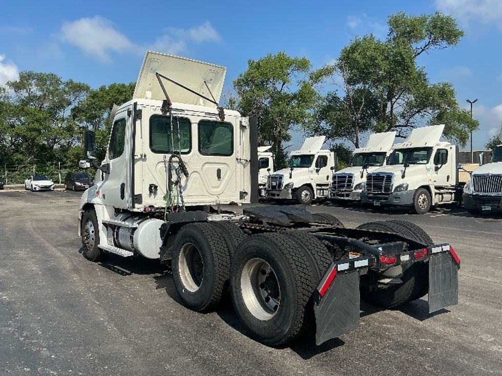 Day Cab Tractor-Heavy Duty Tractors-Freightliner-2019-Cascadia 12564ST-East Chicago-IN-447,327\n\t\tmiles-$ 39,750 - Image 5