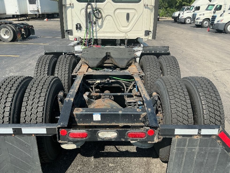 Day Cab Tractor-Heavy Duty Tractors-Freightliner-2019-Cascadia 12564ST-East Chicago-IN-447,327\n\t\tmiles-$ 39,750 - Image 6
