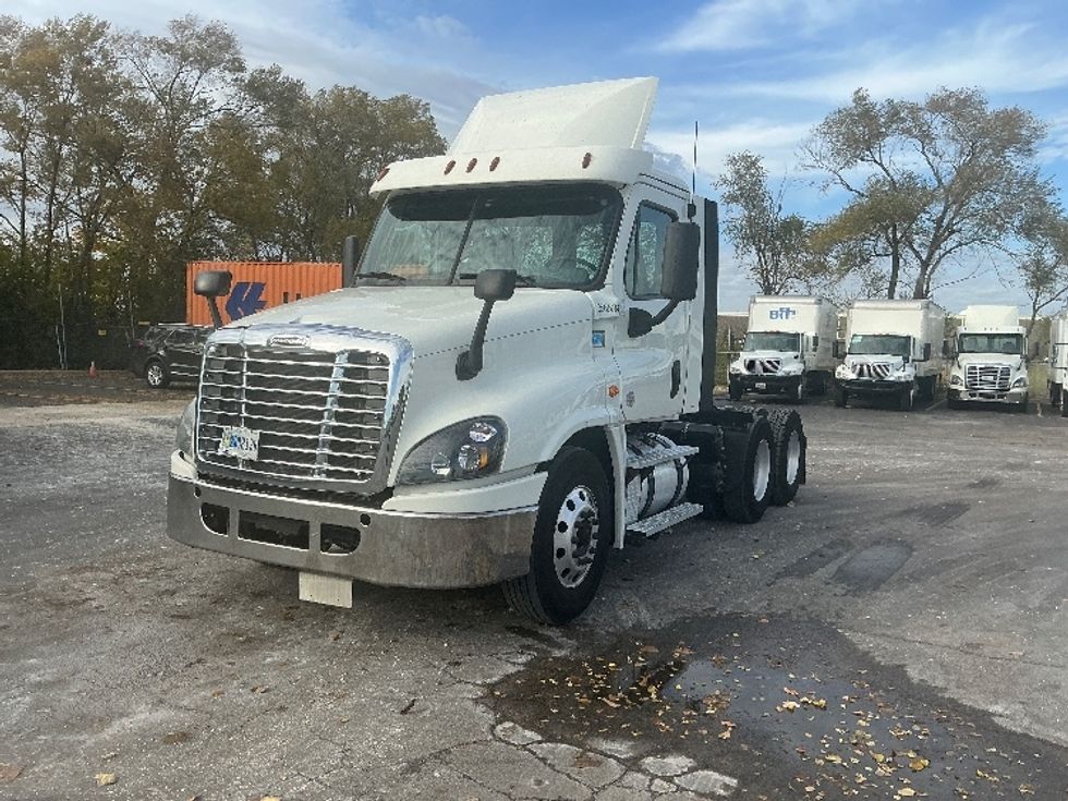 Day Cab Tractor-Heavy Duty Tractors-Freightliner-2019-Cascadia 12564ST-East Chicago-IN-455,588\n\t\tmiles-$ 36,500 - Image 3