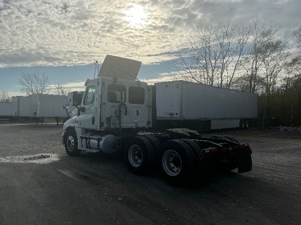 Day Cab Tractor-Heavy Duty Tractors-Freightliner-2019-Cascadia 12564ST-East Chicago-IN-455,588\n\t\tmiles-$ 36,500 - Image 5