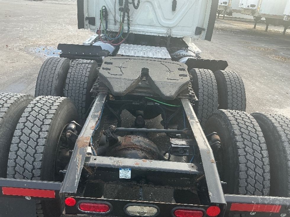 Day Cab Tractor-Heavy Duty Tractors-Freightliner-2019-Cascadia 12564ST-East Chicago-IN-455,588\n\t\tmiles-$ 36,500 - Image 6