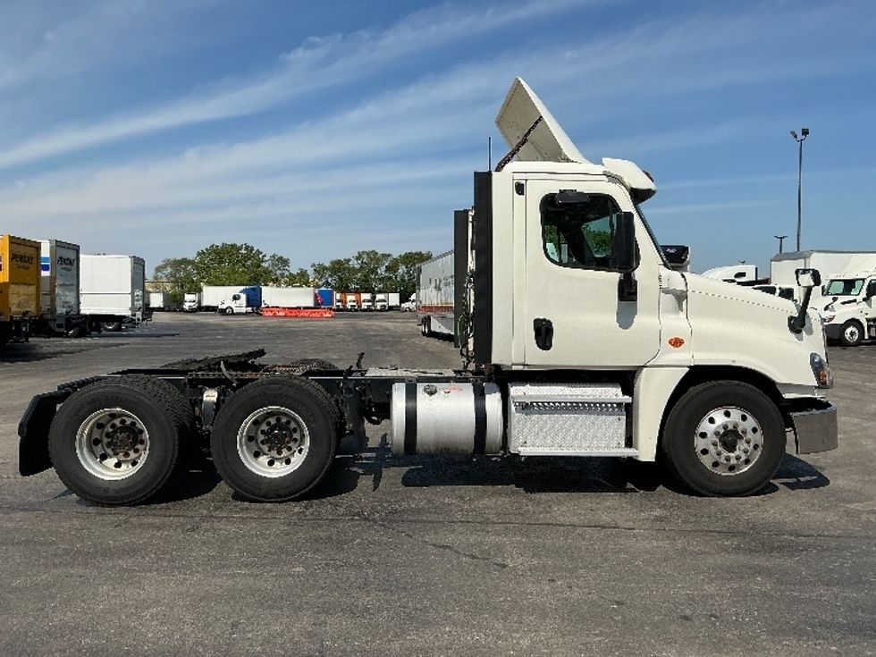Day Cab Tractor-Heavy Duty Tractors-Freightliner-2019-Cascadia 12564ST-East Chicago-IN-455,588\n\t\tmiles-$ 36,500 - Image 8