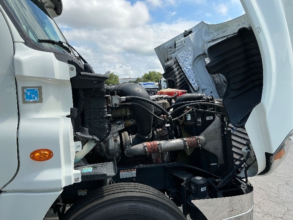 Day Cab Tractor-Heavy Duty Tractors-Freightliner-2019-Cascadia 12564ST-East Chicago-IN-455,721\n\t\tmiles-$ 39,250 - Image 15