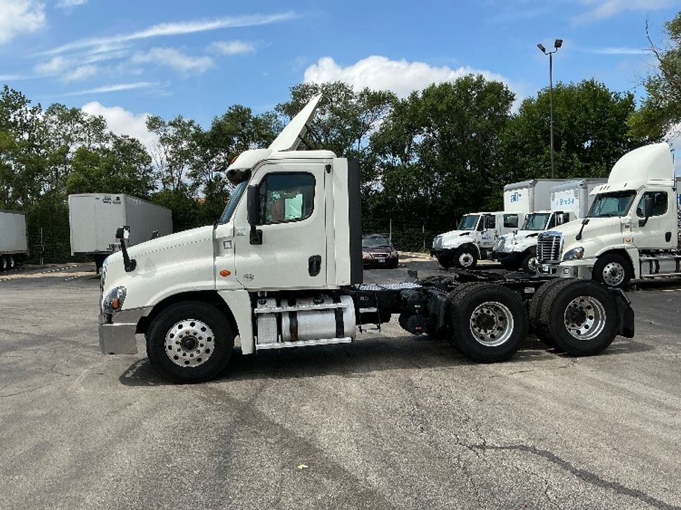 2019 Freightliner Cascadia 125" Sleeper Cab photo 4