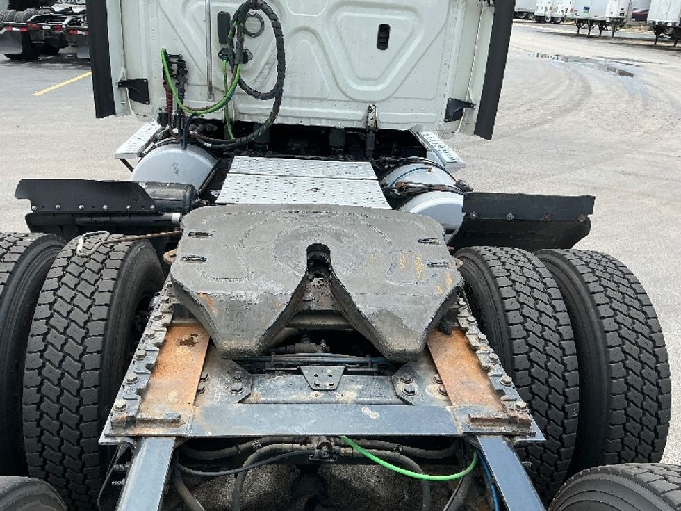 Day Cab Tractor-Heavy Duty Tractors-Freightliner-2019-Cascadia 12564ST-East Chicago-IN-455,721\n\t\tmiles-$ 39,250 - Image 6