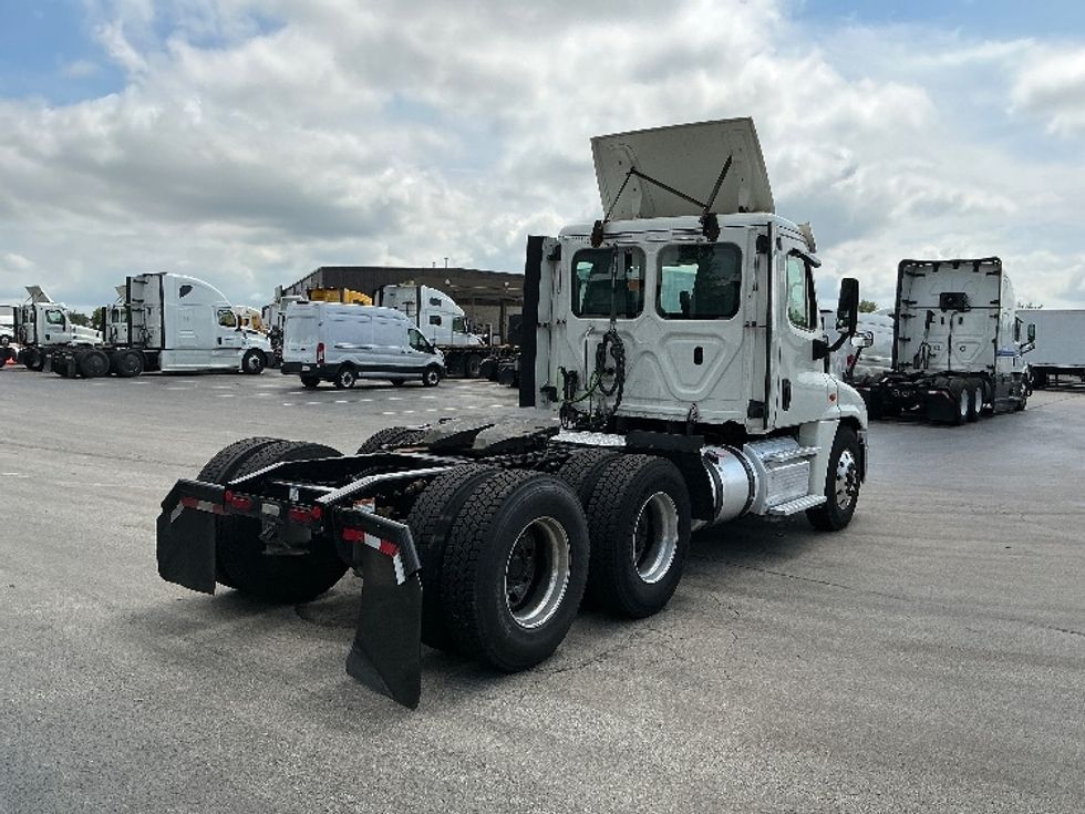Day Cab Tractor-Heavy Duty Tractors-Freightliner-2019-Cascadia 12564ST-East Chicago-IN-455,721\n\t\tmiles-$ 39,250 - Image 7