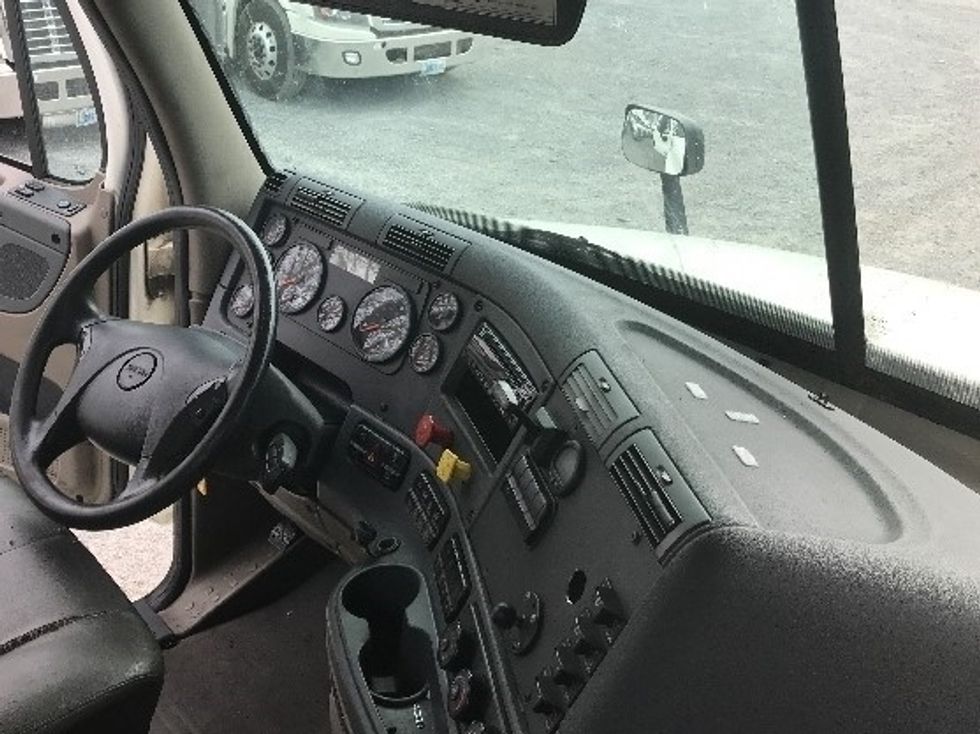 Day Cab Tractor-Heavy Duty Tractors-Freightliner-2019-Cascadia 12564ST-East Chicago-IN-456,968\n\t\tmiles-$ 35,000 - Image 14