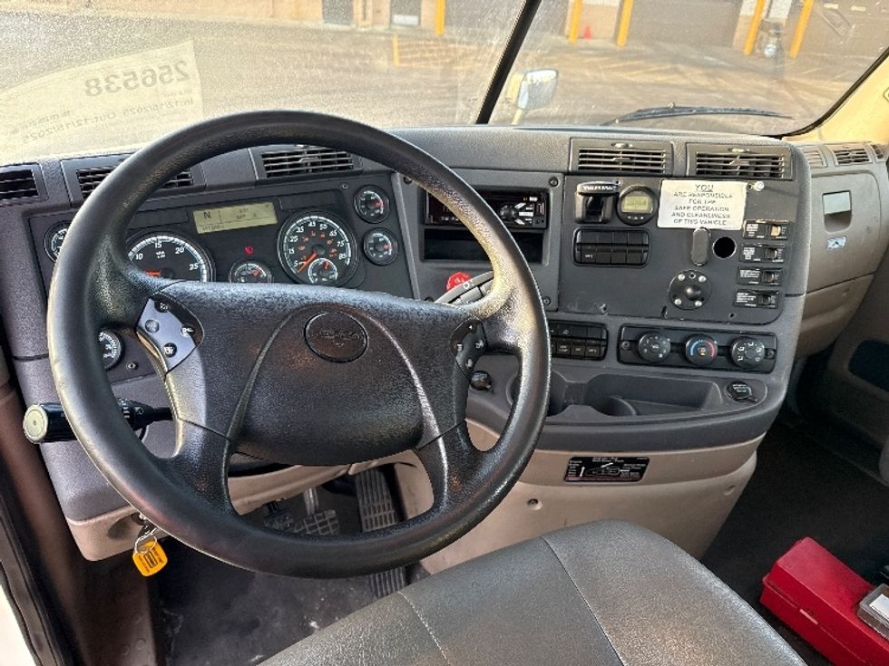 Day Cab Tractor-Heavy Duty Tractors-Freightliner-2019-Cascadia 12564ST-East Chicago-IN-457,331\n\t\tmiles-$ 36,250 - Image 11