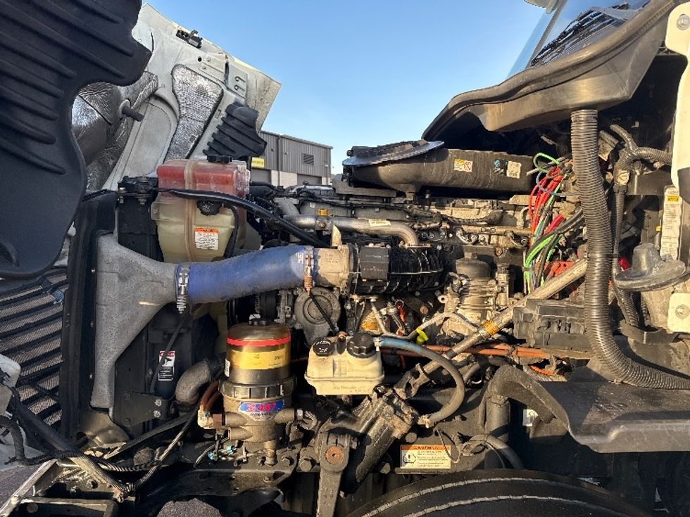 Day Cab Tractor-Heavy Duty Tractors-Freightliner-2019-Cascadia 12564ST-East Chicago-IN-457,331\n\t\tmiles-$ 36,250 - Image 16