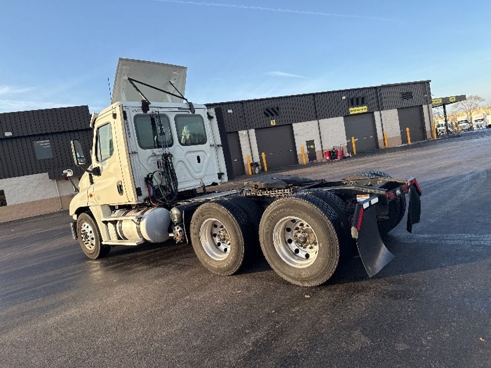 Day Cab Tractor-Heavy Duty Tractors-Freightliner-2019-Cascadia 12564ST-East Chicago-IN-457,331\n\t\tmiles-$ 36,250 - Image 5