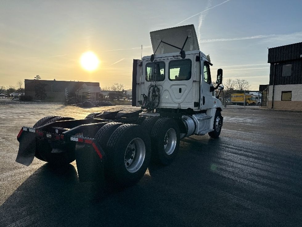 Day Cab Tractor-Heavy Duty Tractors-Freightliner-2019-Cascadia 12564ST-East Chicago-IN-457,331\n\t\tmiles-$ 36,250 - Image 7