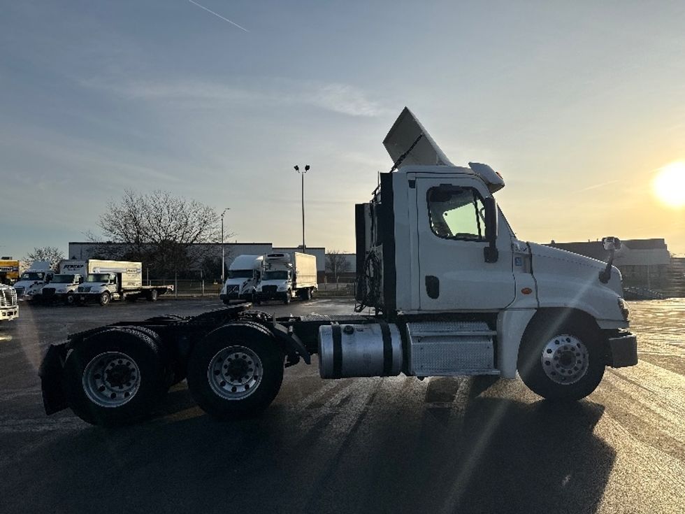 Day Cab Tractor-Heavy Duty Tractors-Freightliner-2019-Cascadia 12564ST-East Chicago-IN-457,331\n\t\tmiles-$ 36,250 - Image 8