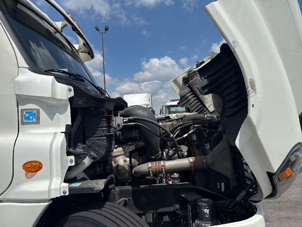 Day Cab Tractor-Heavy Duty Tractors-Freightliner-2019-Cascadia 12564ST-East Chicago-IN-474,702\n\t\tmiles-$ 38,250 - Image 15