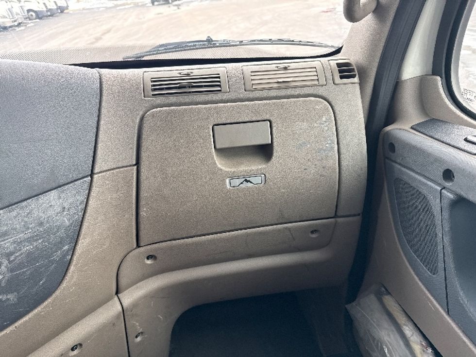 Day Cab Tractor-Heavy Duty Tractors-Freightliner-2019-Cascadia 12564ST-East Chicago-IN-483,809\n\t\tmiles-$ 35,000 - Image 12