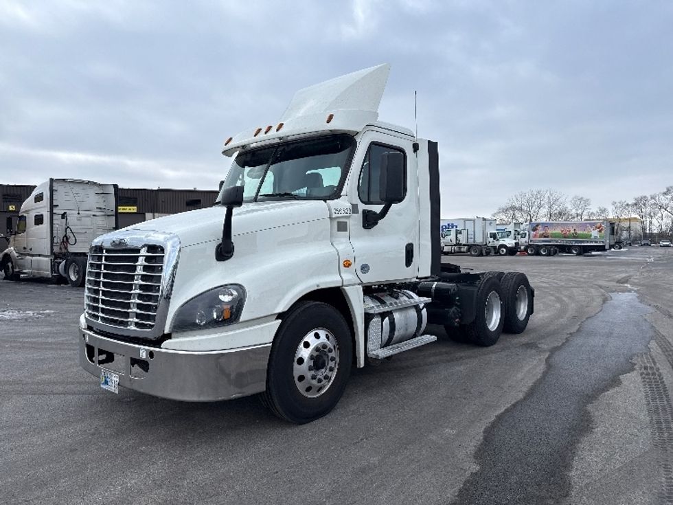 Day Cab Tractor-Heavy Duty Tractors-Freightliner-2019-Cascadia 12564ST-East Chicago-IN-483,809\n\t\tmiles-$ 35,000 - Image 3