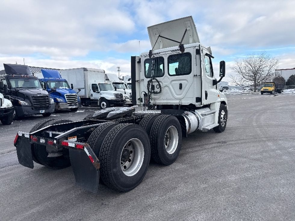 Day Cab Tractor-Heavy Duty Tractors-Freightliner-2019-Cascadia 12564ST-East Chicago-IN-483,809\n\t\tmiles-$ 35,000 - Image 7