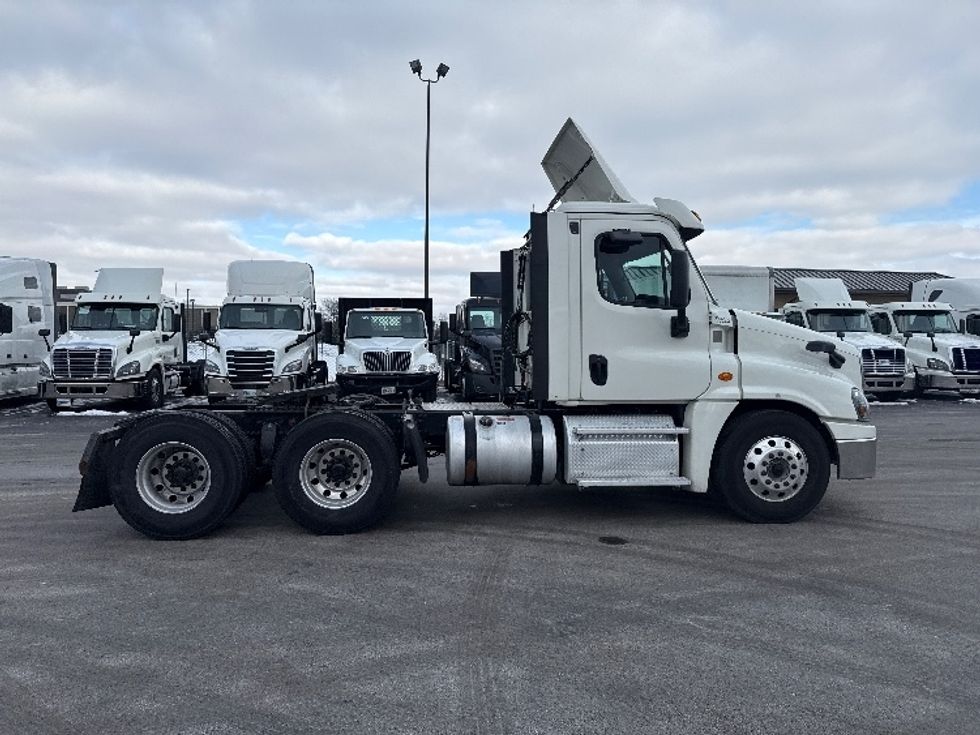 Day Cab Tractor-Heavy Duty Tractors-Freightliner-2019-Cascadia 12564ST-East Chicago-IN-483,809\n\t\tmiles-$ 35,000 - Image 8