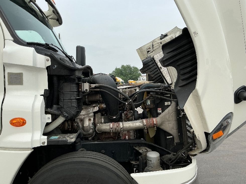 Day Cab Tractor-Heavy Duty Tractors-Freightliner-2019-Cascadia 12564ST-East Chicago-IN-493,401\n\t\tmiles-$ 37,250 - Image 15