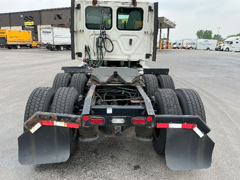 Day Cab Tractor-Heavy Duty Tractors-Freightliner-2019-Cascadia 12564ST-East Chicago-IN-493,401\n\t\tmiles-$ 37,250 - Image 6