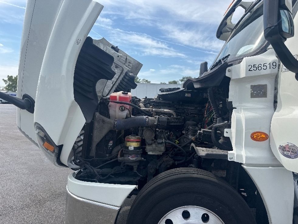 Day Cab Tractor-Heavy Duty Tractors-Freightliner-2019-Cascadia 12564ST-East Chicago-IN-496,952\n\t\tmiles-$ 37,000 - Image 16