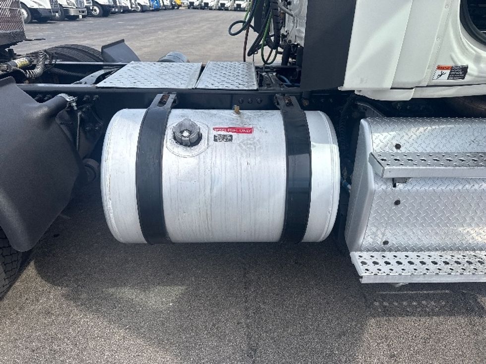 Day Cab Tractor-Heavy Duty Tractors-Freightliner-2019-Cascadia 12564ST-East Chicago-IN-496,952\n\t\tmiles-$ 37,000 - Image 18